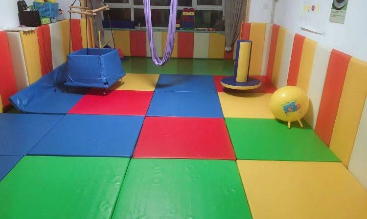 慧稚童心早教感统训练馆