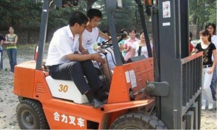 上博挖掘机培训