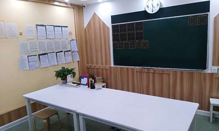 济南缤纷鸟少儿美术