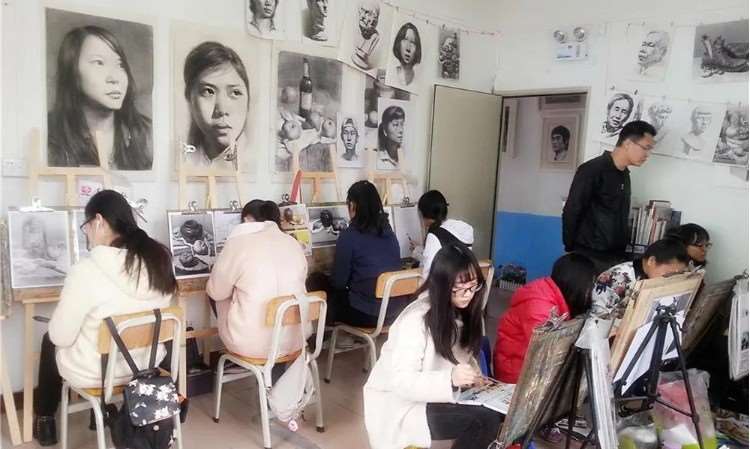 知艺美术·艺术绘馆（港惠店）