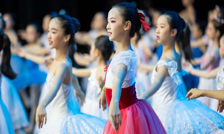 成都艾薇特色儿童剧目课